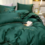 160×200 Komplet pościeli z lamówką i haftem