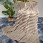 Koc pluszowy mikrofibra 160x200 Harmonia  ciemny beż