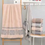 Ręcznik z wzorem 70x140 szary