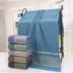 Ręcznik z wzorem 70x140 zieleń